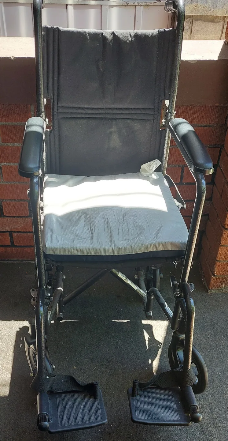 Drive Medical Lightweight Wheelchair thumbnail