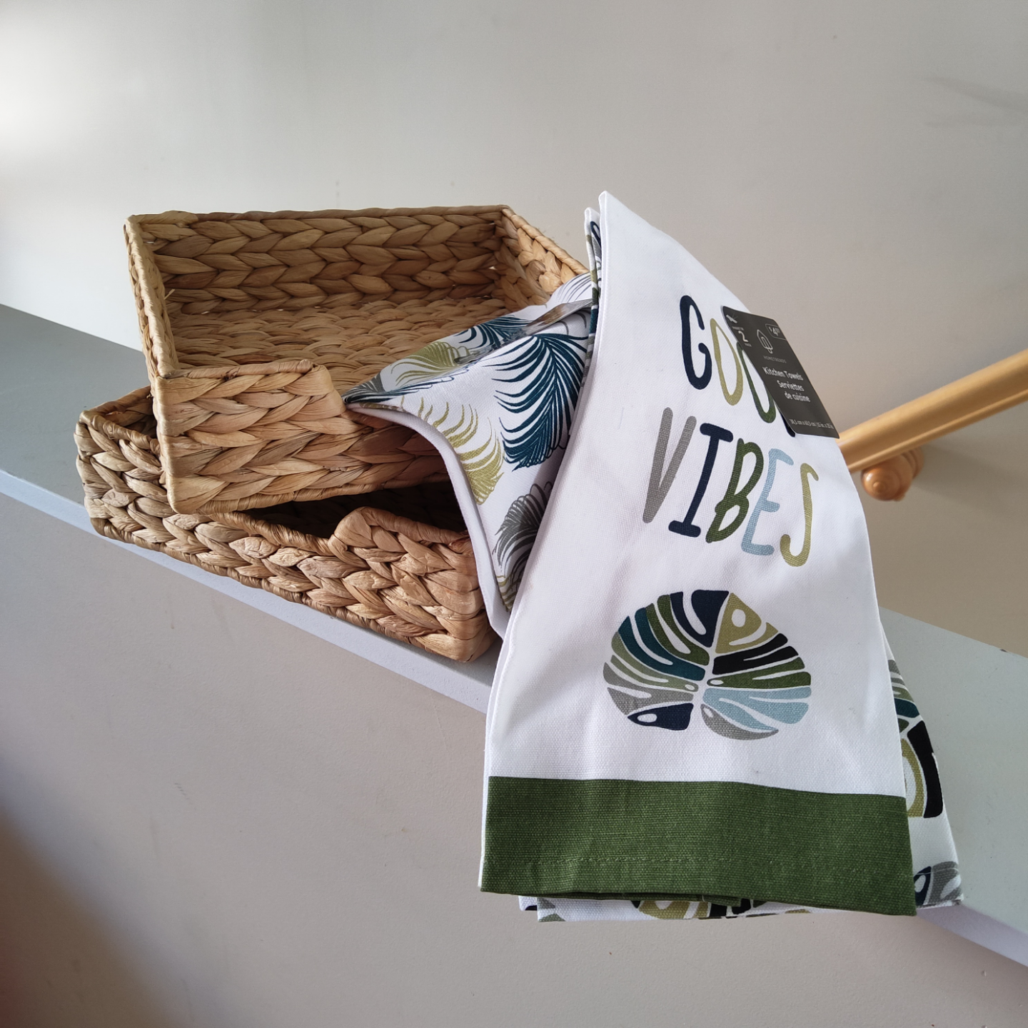 Set of Two Woven Baskets with Kitchen Towels - photo 2