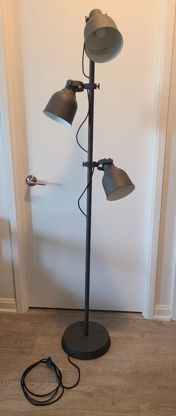 IKEA Hektar Floor Lamp thumbnail