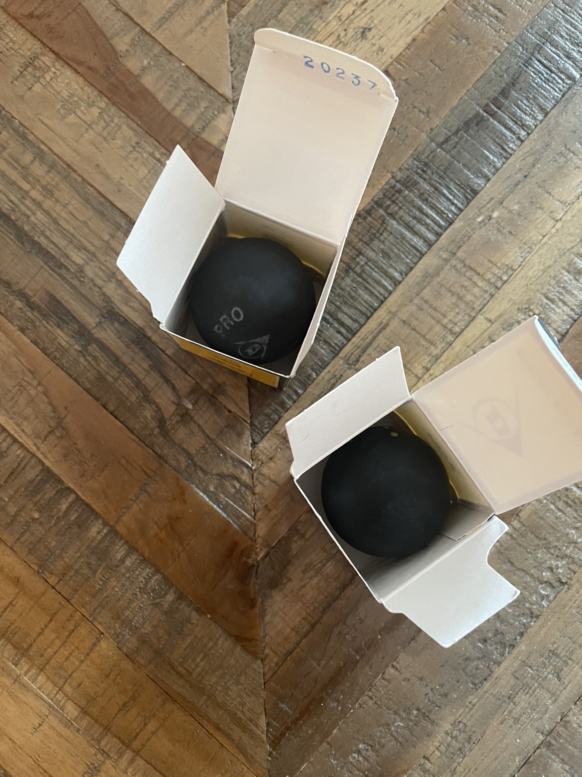 🥎 HEAD Squash Racquet + 2 Squash Balls – $40 Set - photo 3