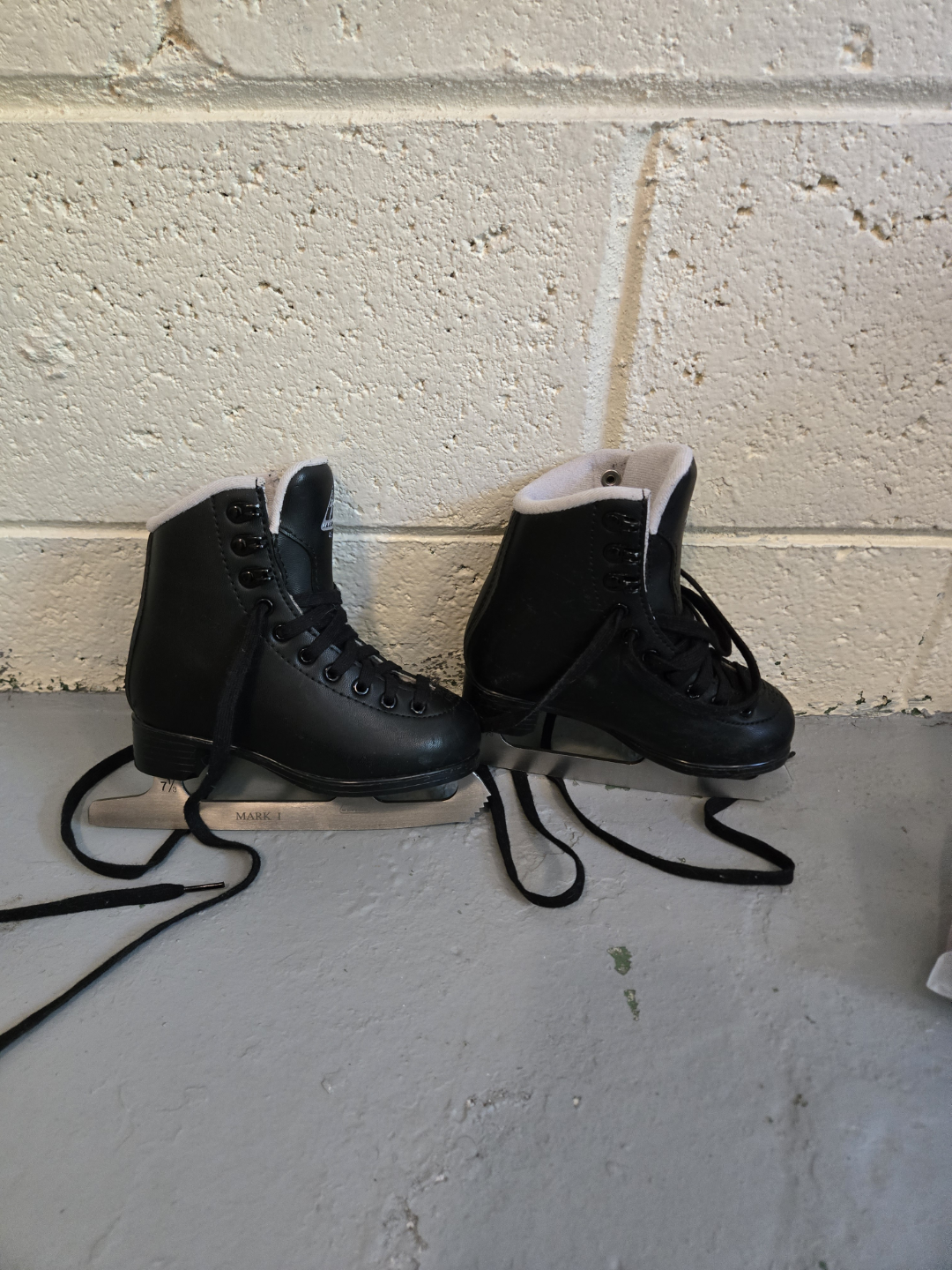 Jackson 452 Ice Skates - Size 10 for Kids