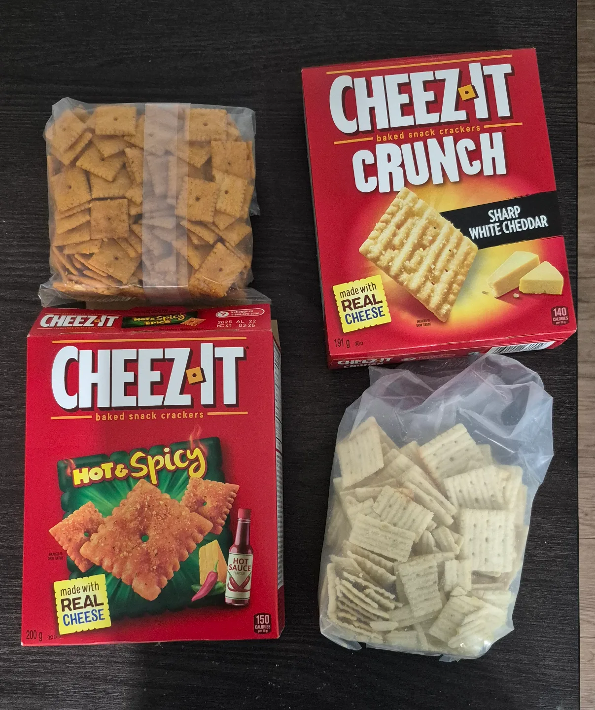 Cheez-It Crackers - Hot & Spicy & Sharp White Cheddar Crunch 🏒 image indicator(3)