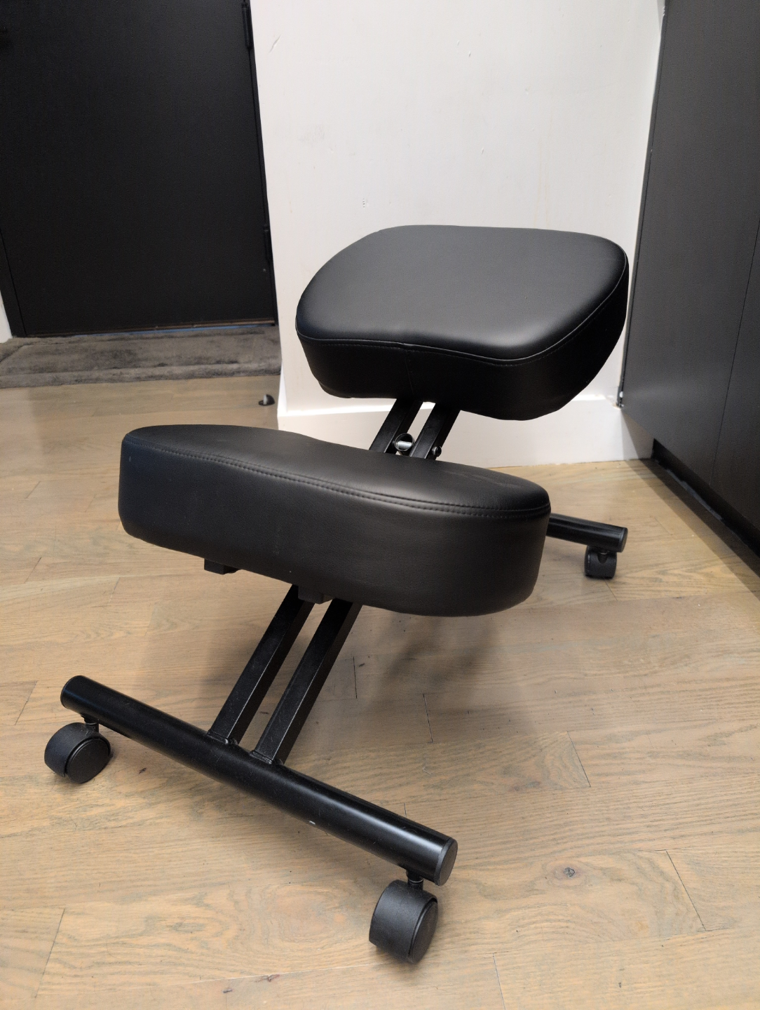 Postural Chair