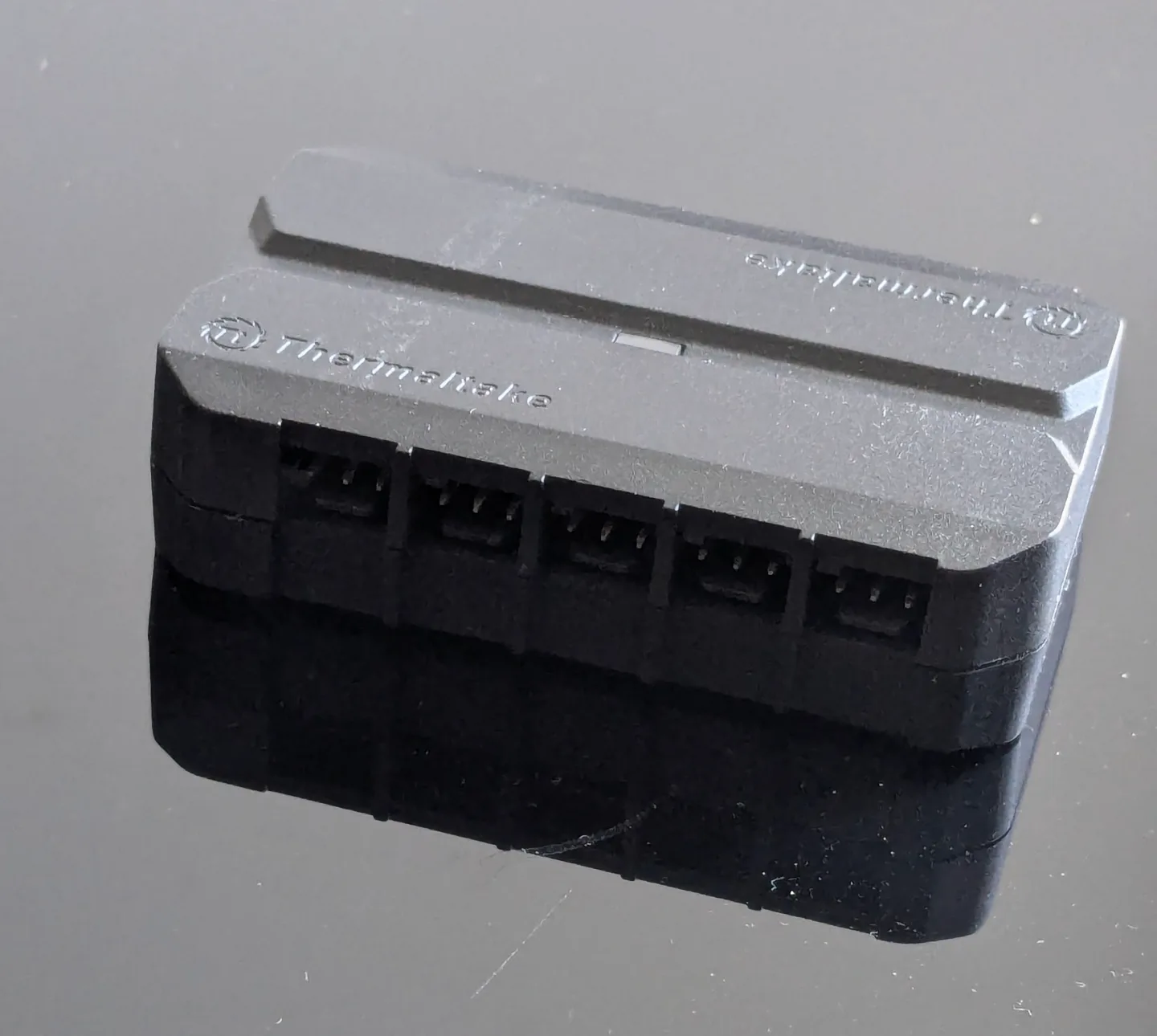 🏒Thermaltake Commander FP – 10 Port FAN Hub for PWM image indicator(6)