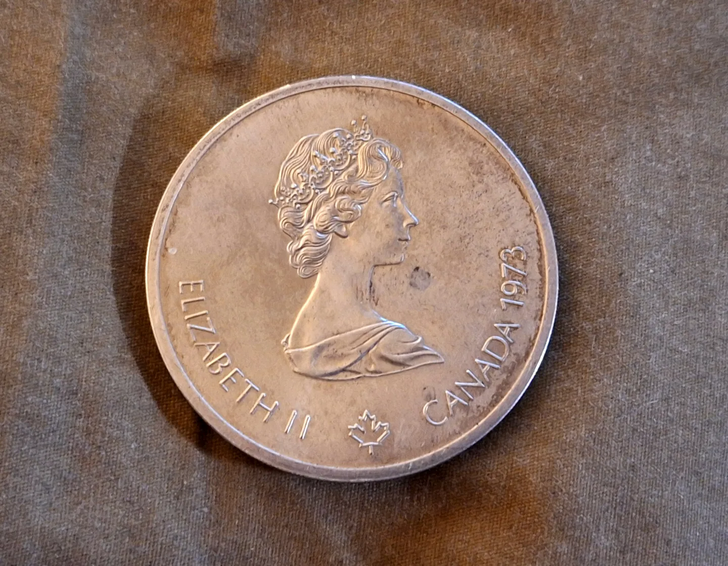 BELOW SPOT PRICE !  Silver 1976 Montreal Olympics $10 Coin image indicator(2)