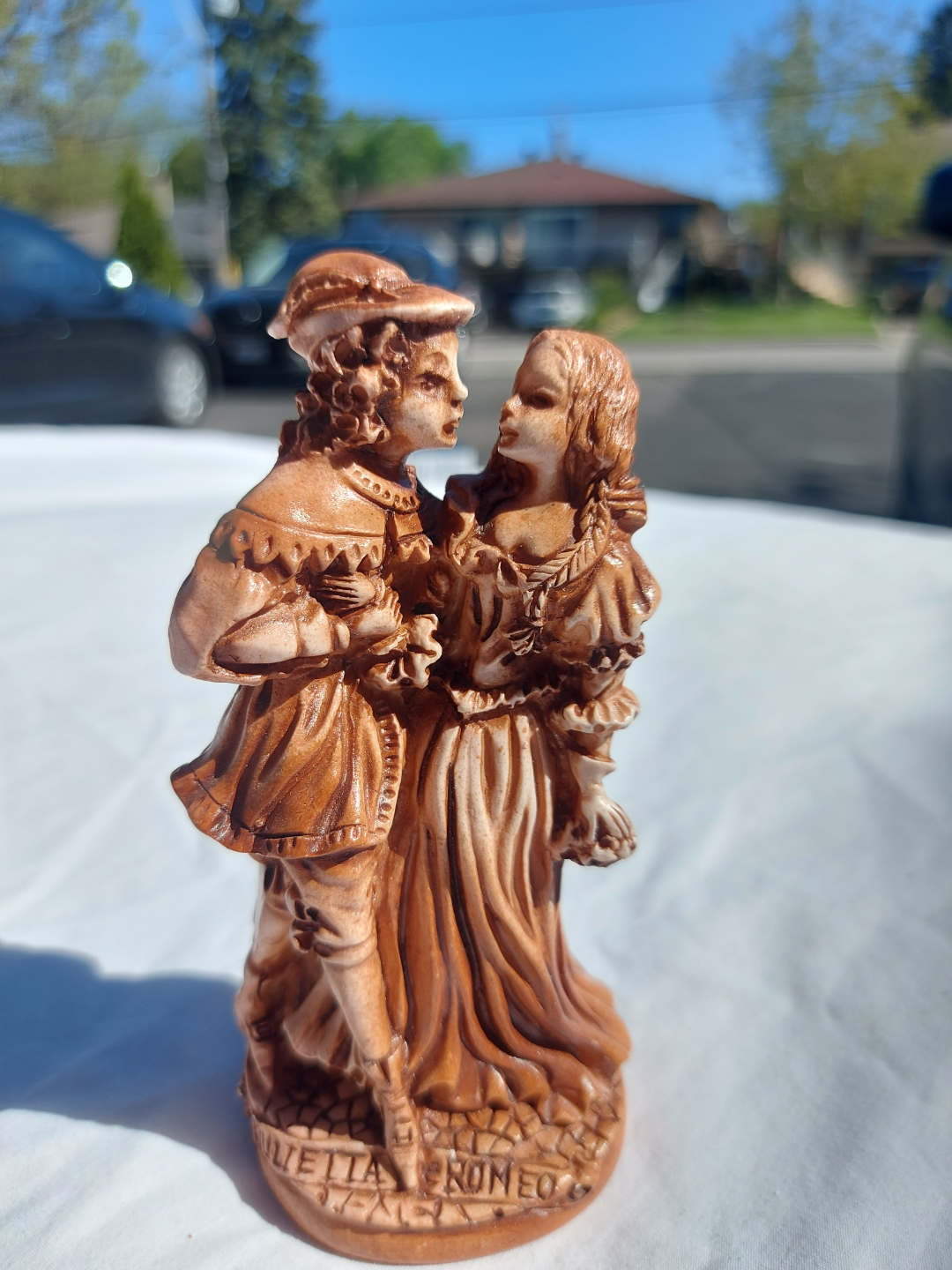 Romeo and Juliet Figurine