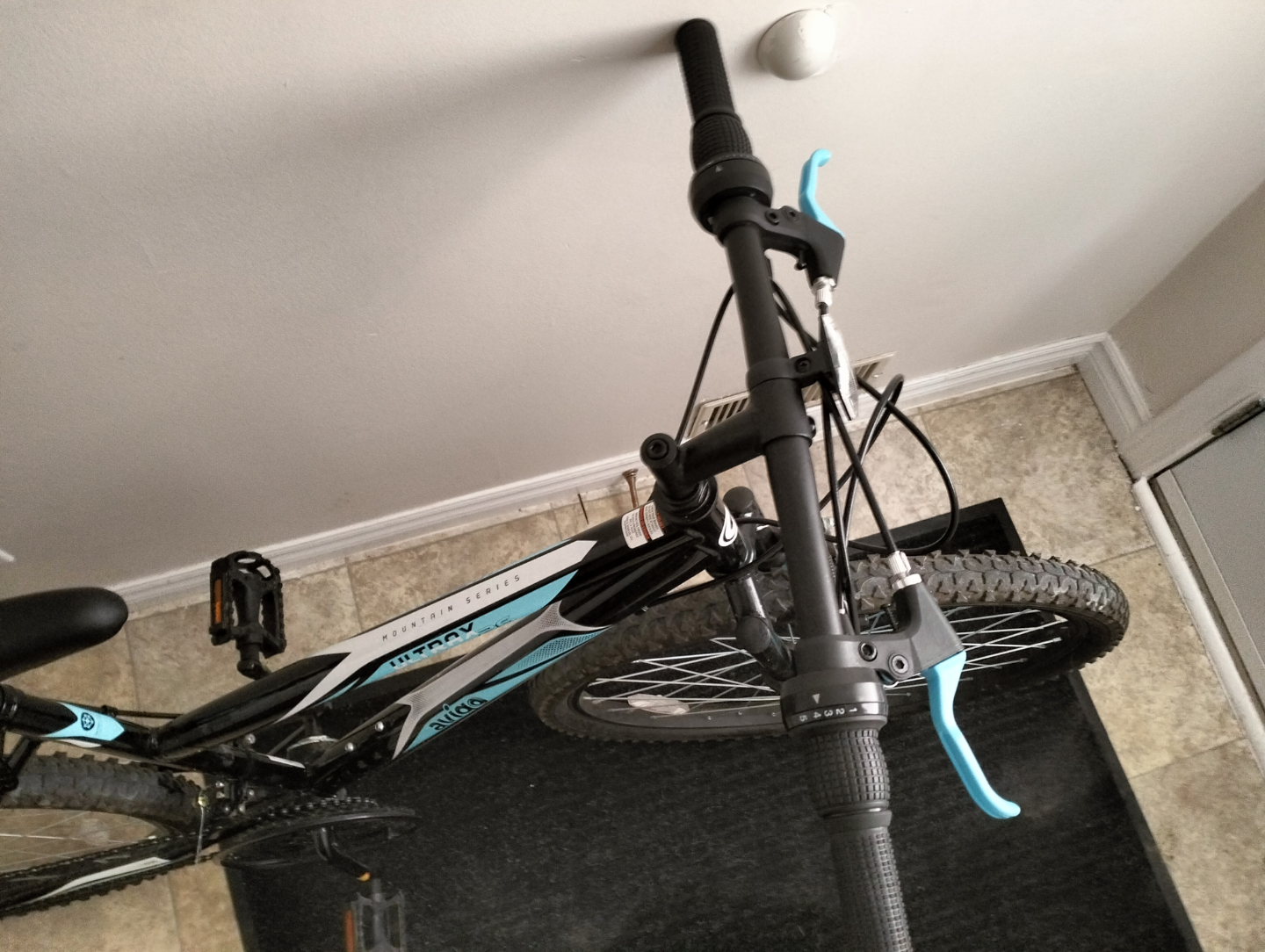 Avigo Mountain Bike - 15 Speed