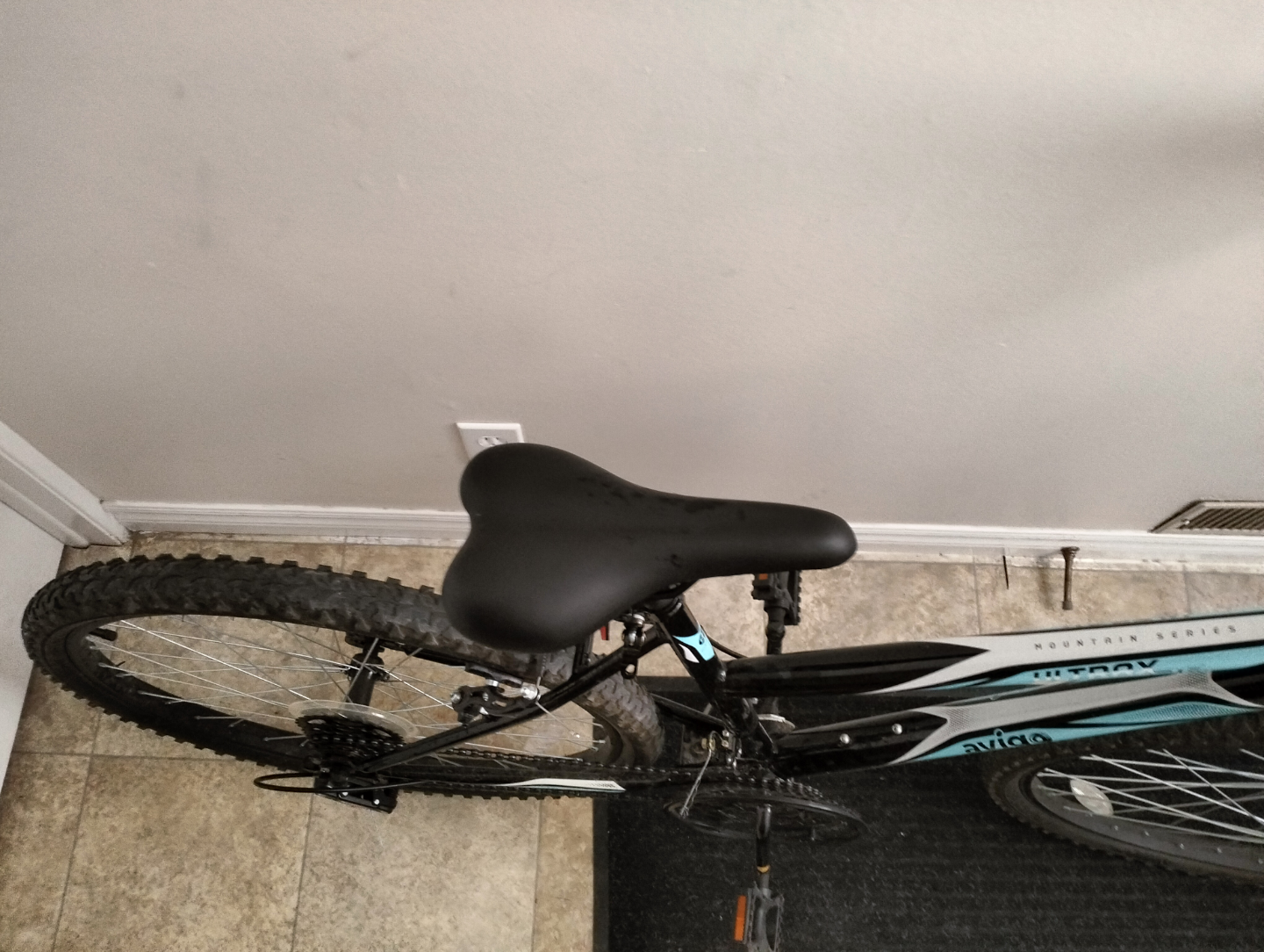 Avigo Mountain Bike - 15 Speed - photo 2
