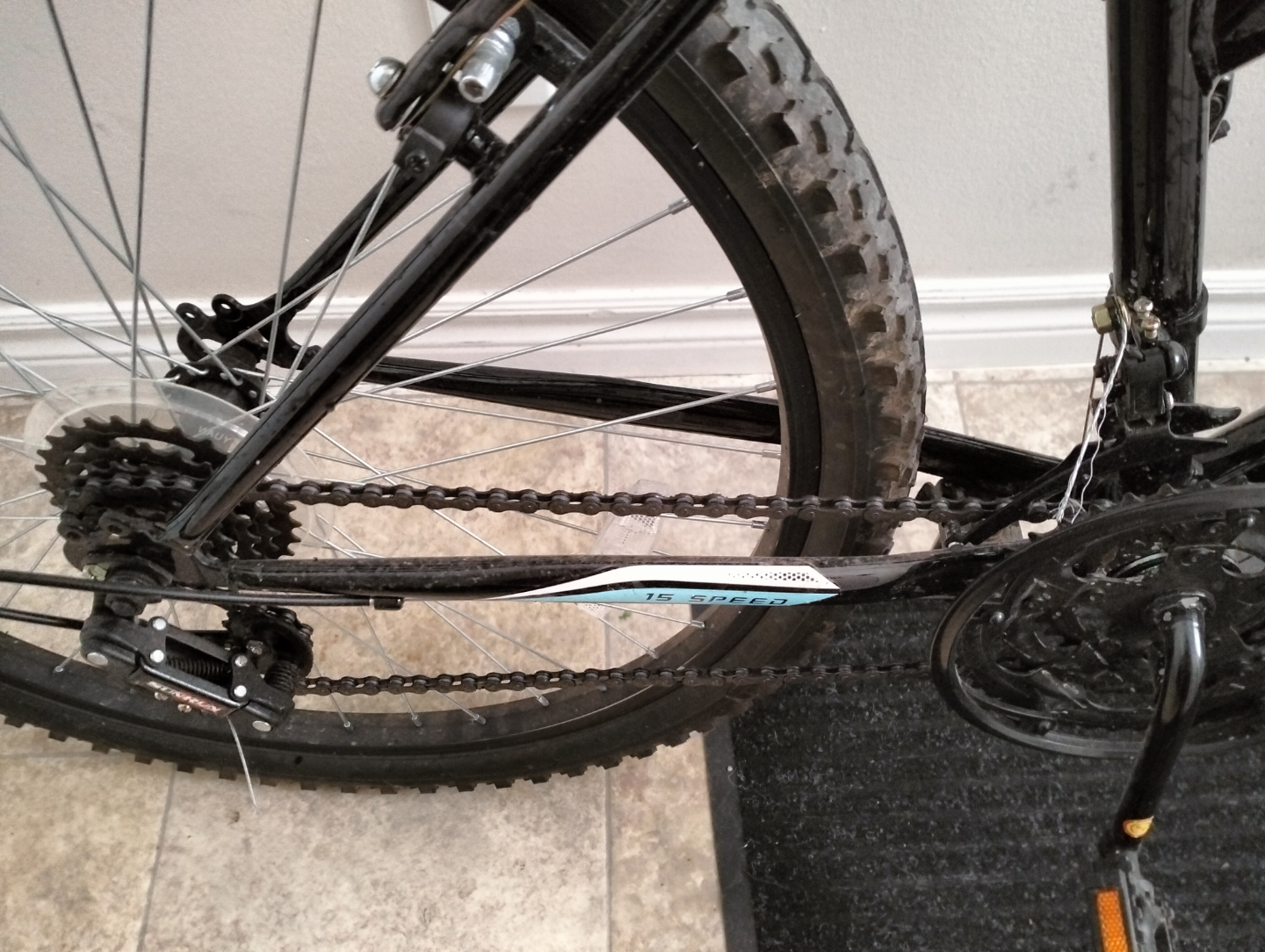 Avigo Mountain Bike - 15 Speed - photo 3