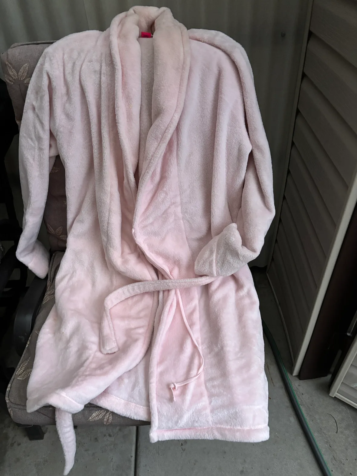 Pre loved soft and comfy robe🧡 thumbnail