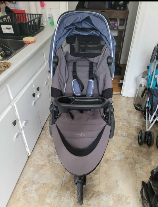 Evenflo Pivot stroller car seat combo