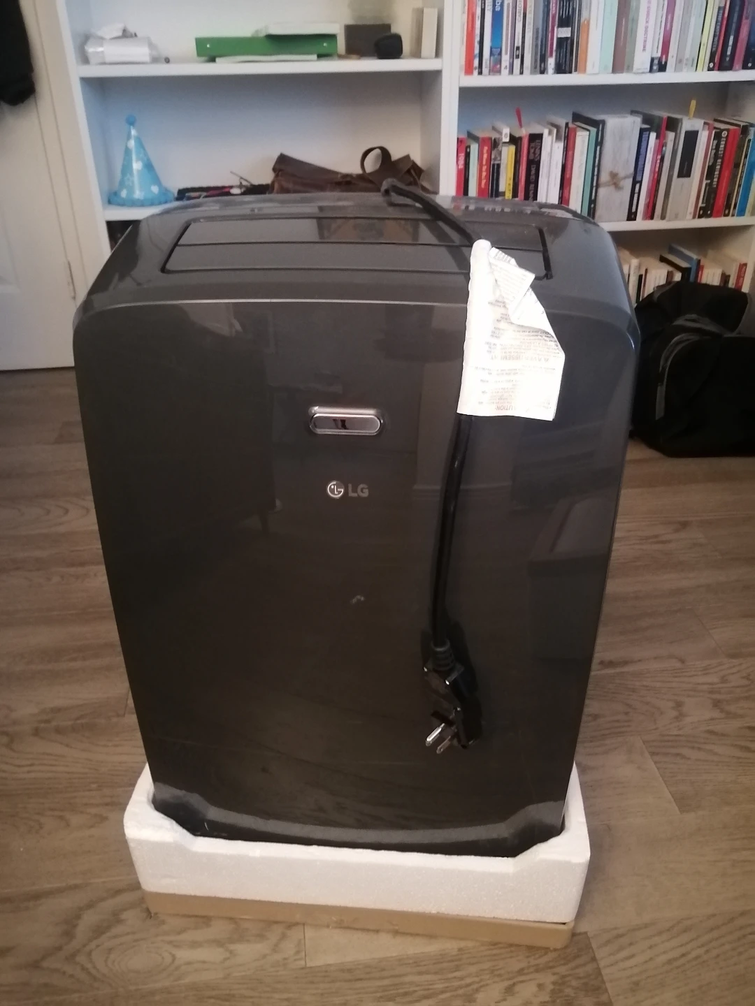 LG Portable Air Conditioner 12,000 BTU - photo 3
