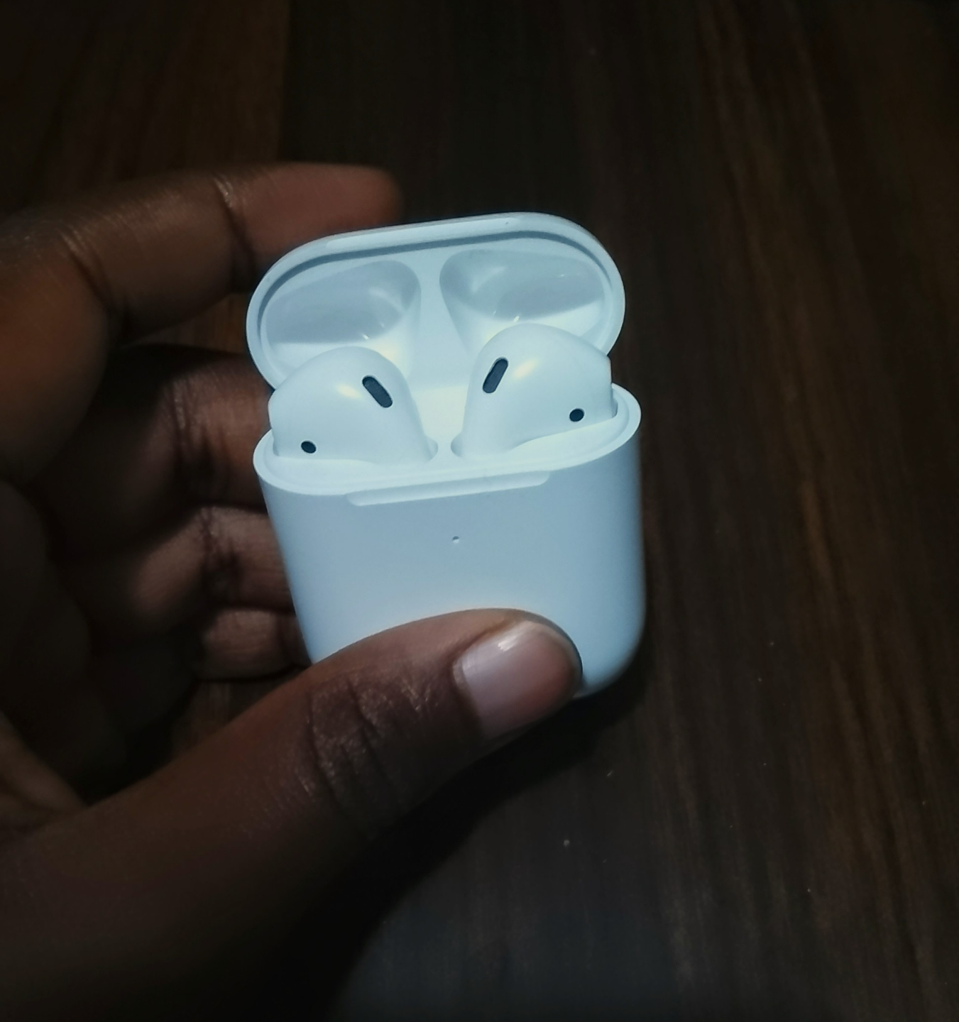 AirPods 2 with Wireless Charging Case - photo 3