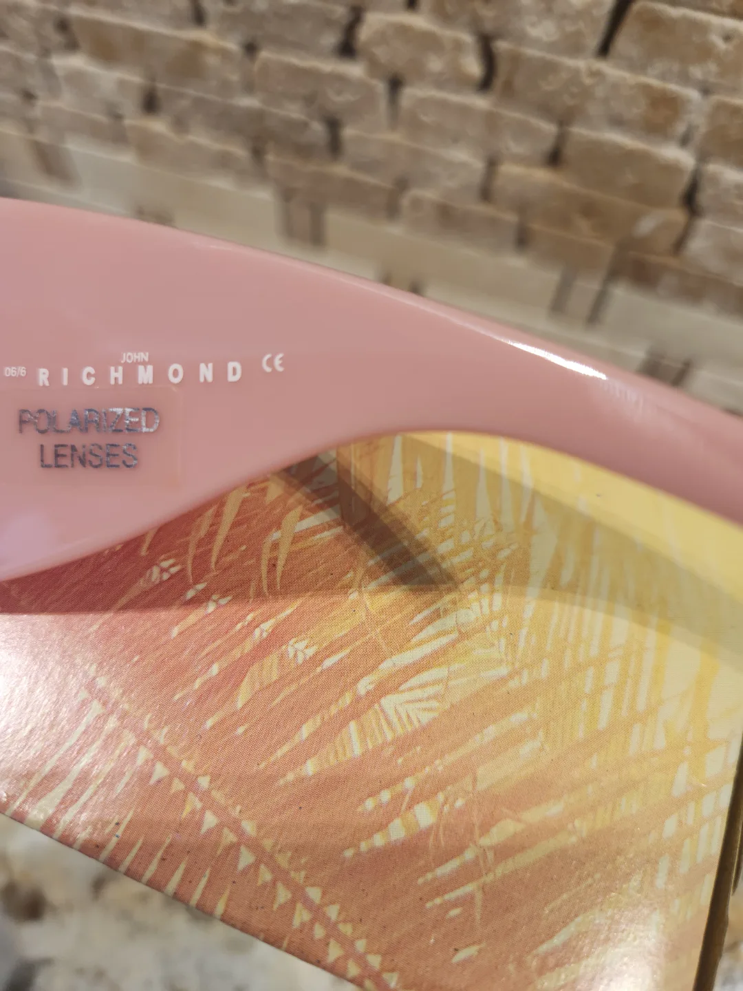 John Richmond JR58505 Pink Polarized Sunglasses image indicator(4)