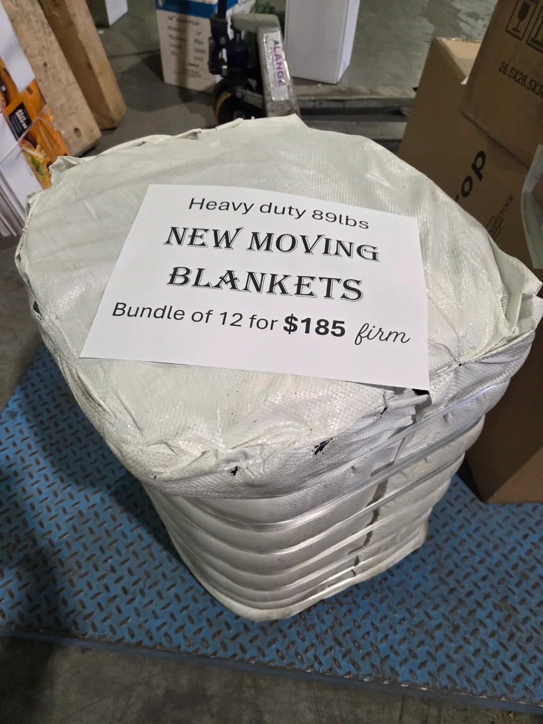 Bundle of 12 Heavy Duty Moving Blankets thumbnail