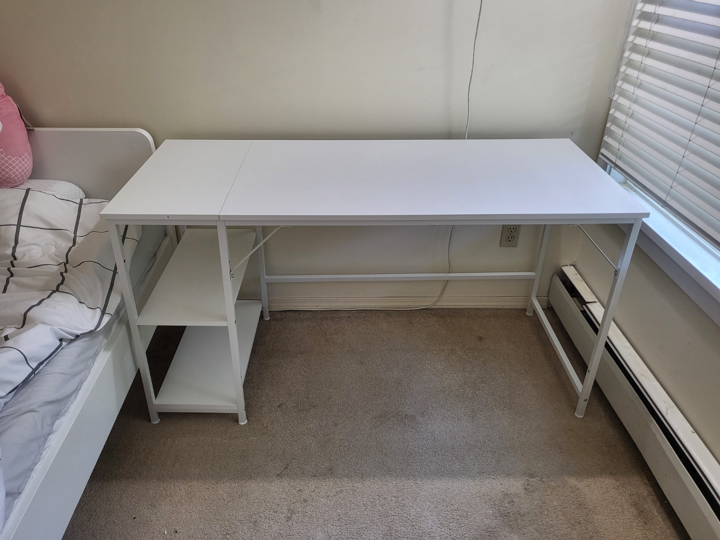 Desk / Computer desk