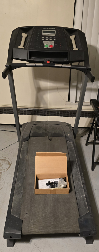 Gold's Gym Treadmill - Excellent Condition