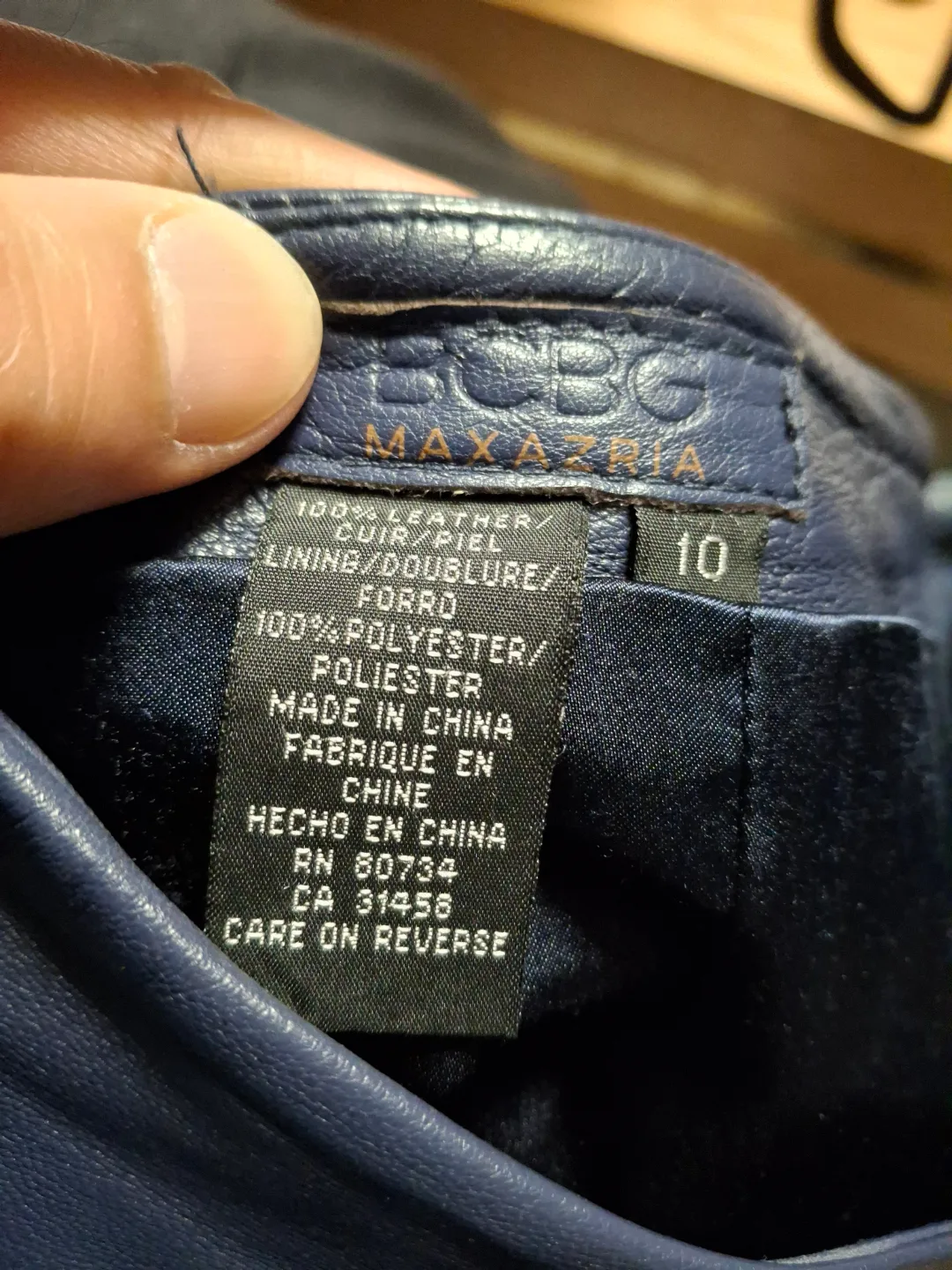 Women's US6 BCBG Straight Leather Skirt image indicator(2)