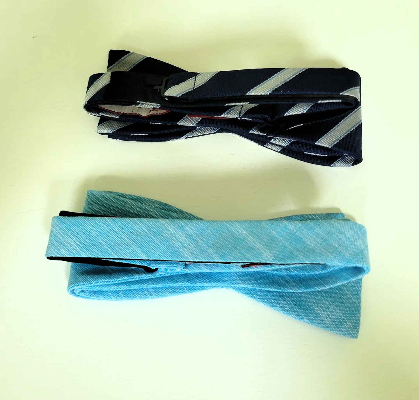 2 x Penguin Bowties - Blue Linen & Navy Striped image indicator(3)