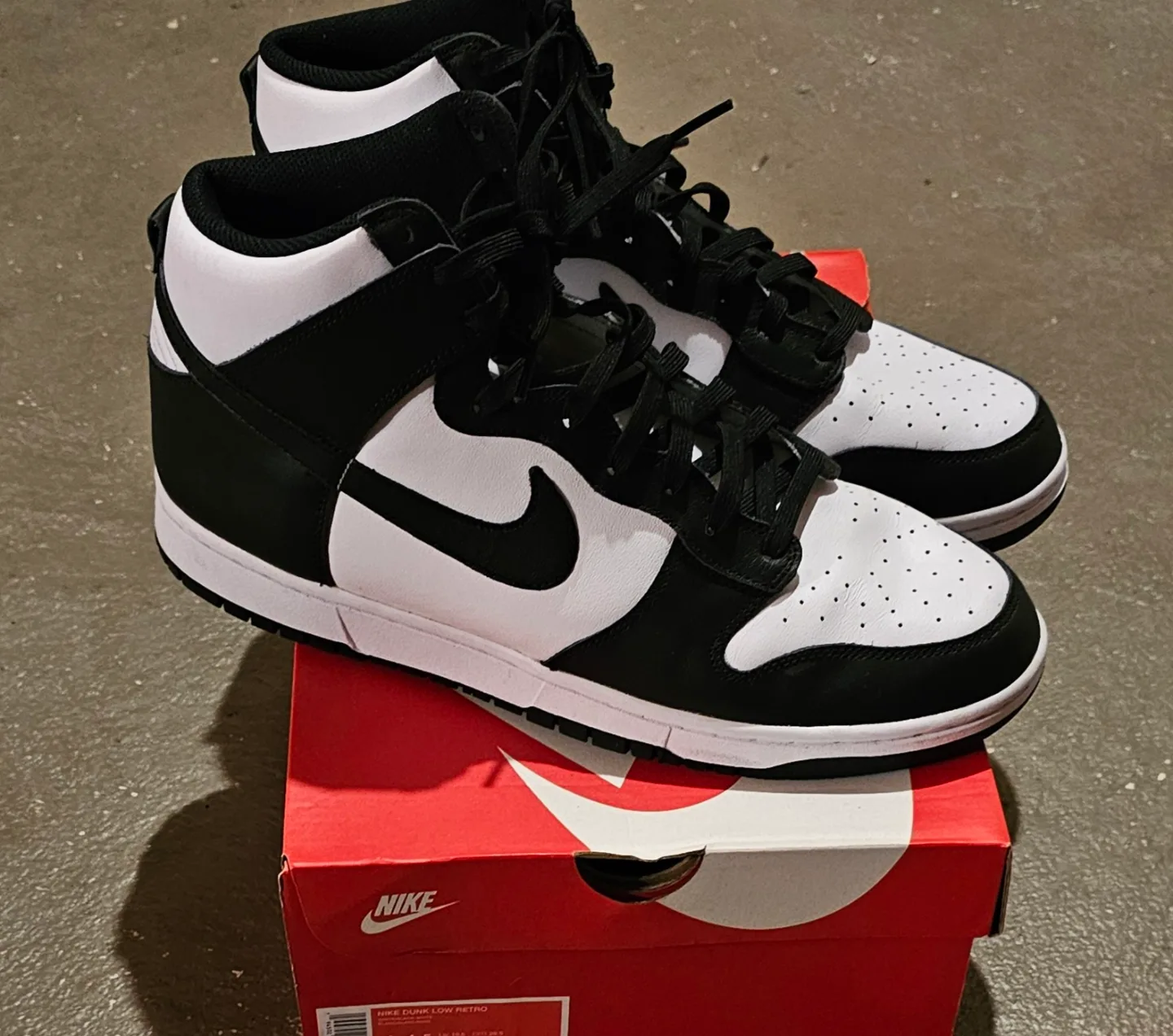 Nike Dunk High Black White image indicator(2)