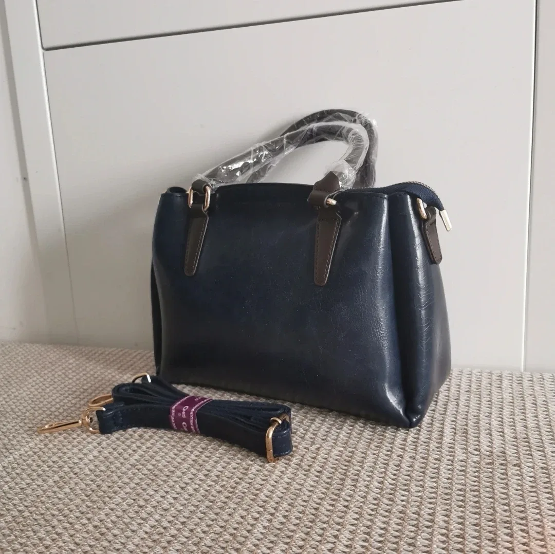 Brand New Blue Leather Shoulder Bag image indicator(2)