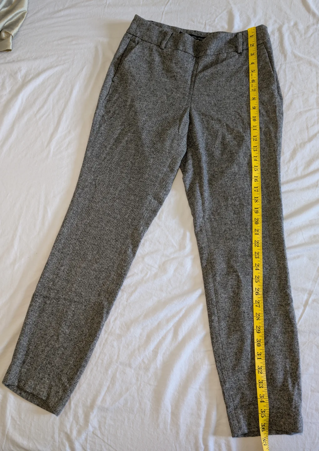 RW&Co. Grey Ankle Pants Size 6 image indicator(4)