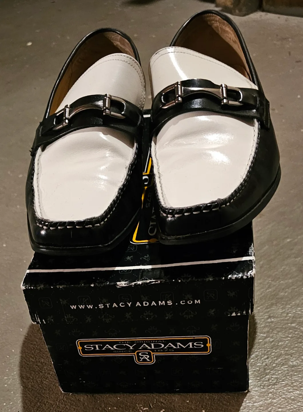 Stacy Adams Men's Black and White Loafer Shoes image indicator(4)