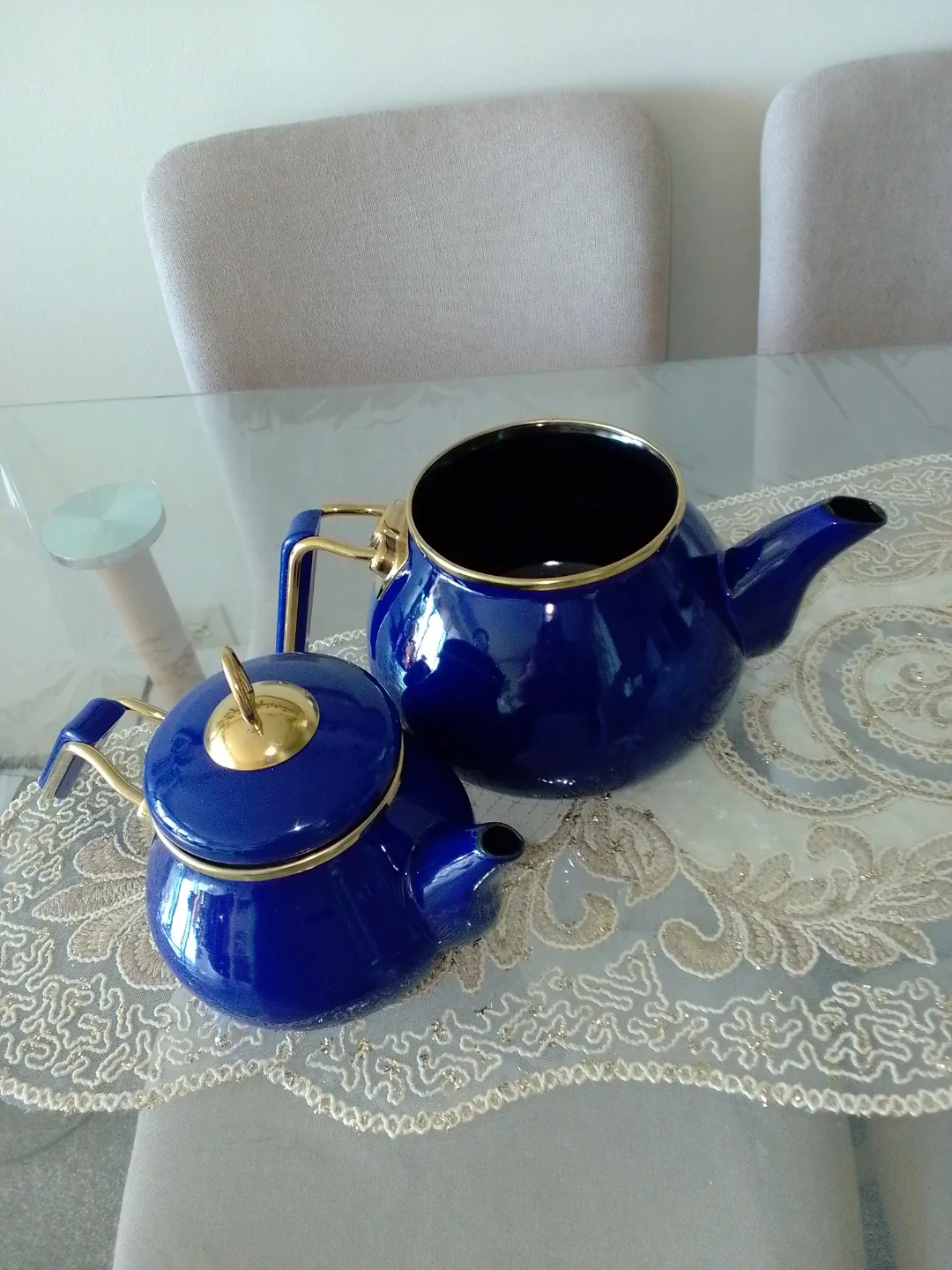 Beautiful Blue Enamel Tea Kettle Set image indicator(2)
