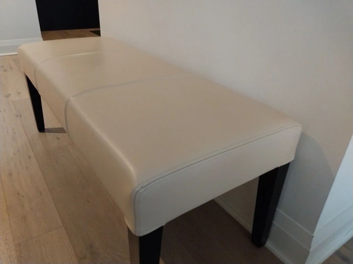 Beige Leather Bench image indicator(5)