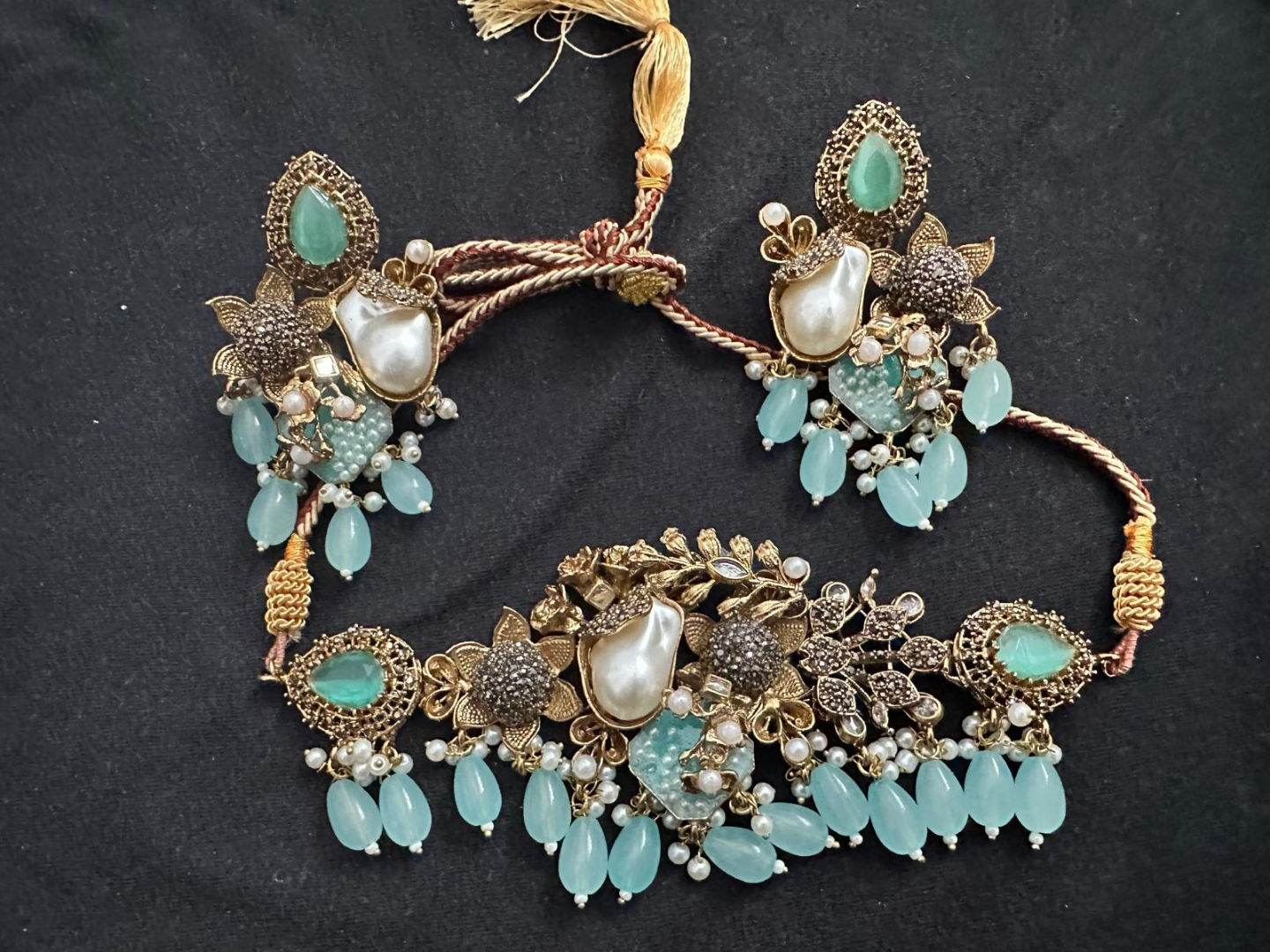 Gorgeous Antique Gold Tone Choker Necklace Set