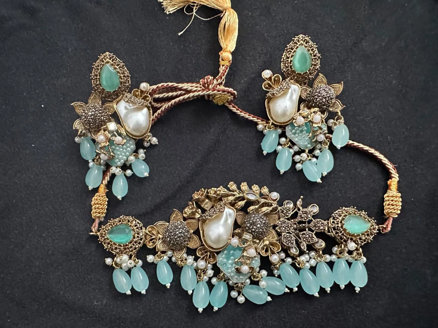 Gorgeous Antique Gold Tone Choker Necklace Set thumbnail
