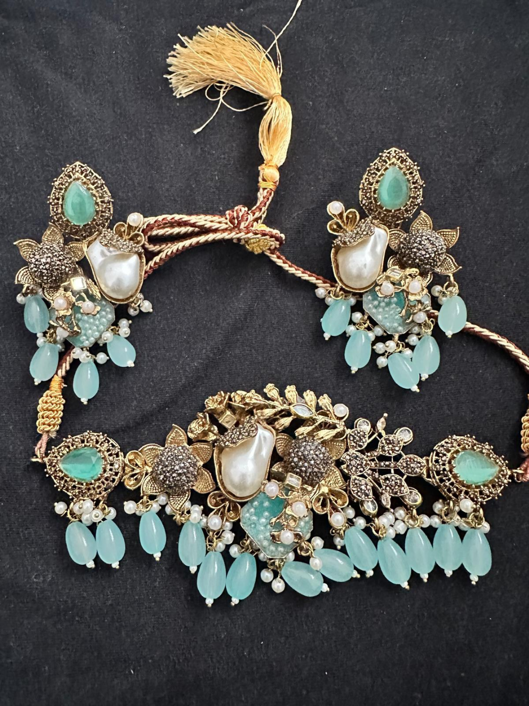 Gorgeous Antique Gold Tone Choker Necklace Set - photo 2