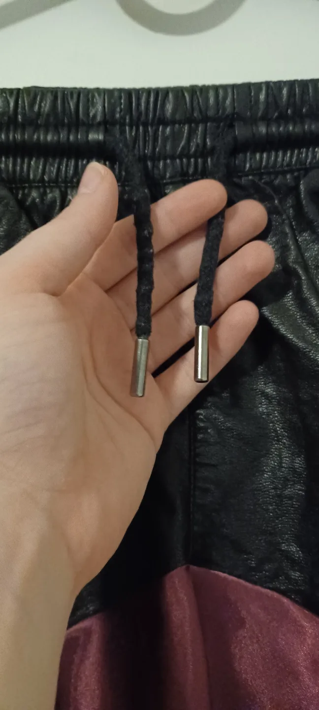 Unique Two-Tone Skirt with Lace Detail image indicator(4)