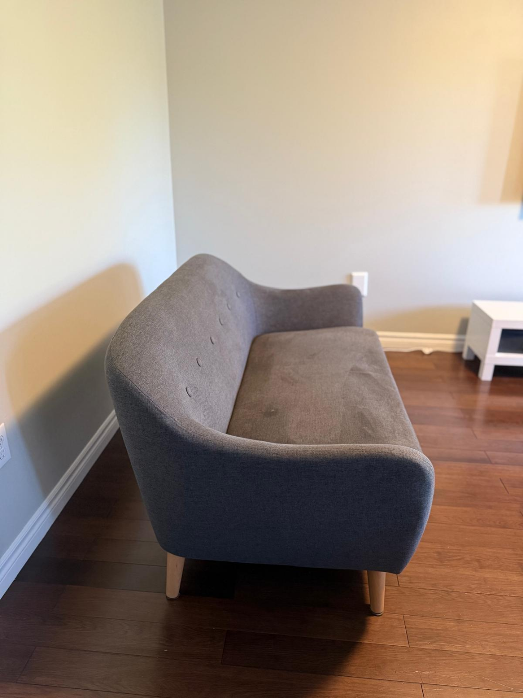 Linen-Look Fabric Loveseat, Button Tufting and Wood Legs - Grey - photo 3