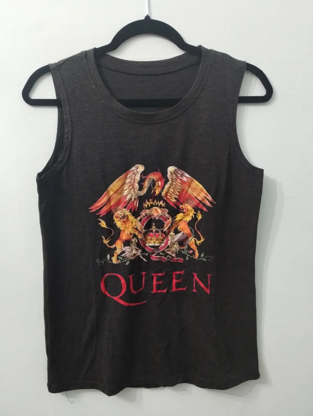 Queen Band Crest Graphic tank top Sz Small thumbnail