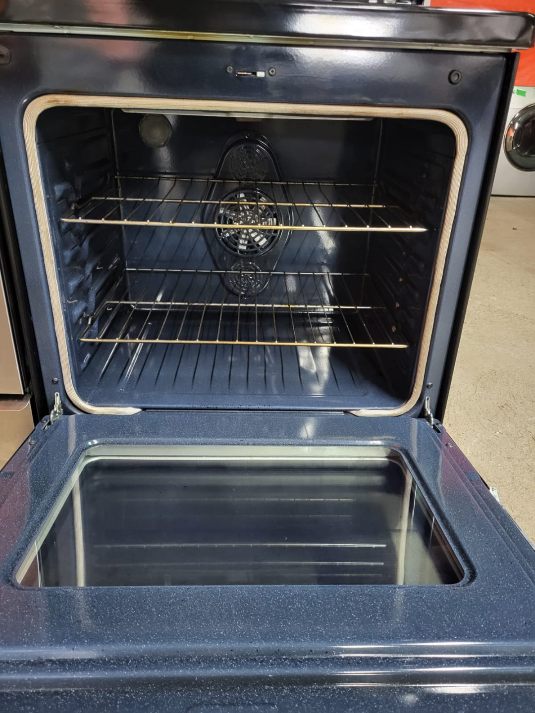 GE Profile Series 30-inch Freestanding Electric Range - photo 2