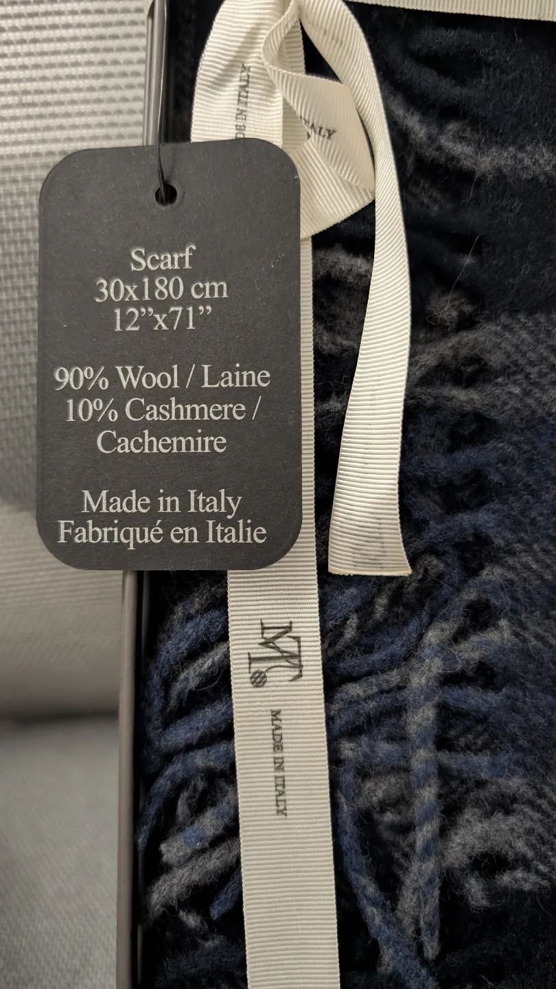 Linea Emmet Cashmere Blend Scarf - Made in Italy image indicator(2)