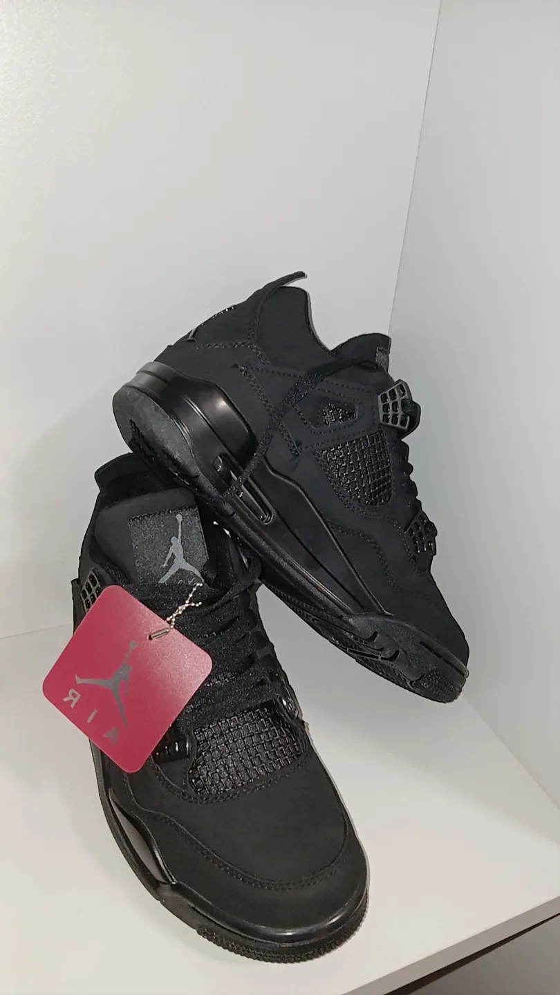 Air Jordan 4 Retro Sneakers thumbnail