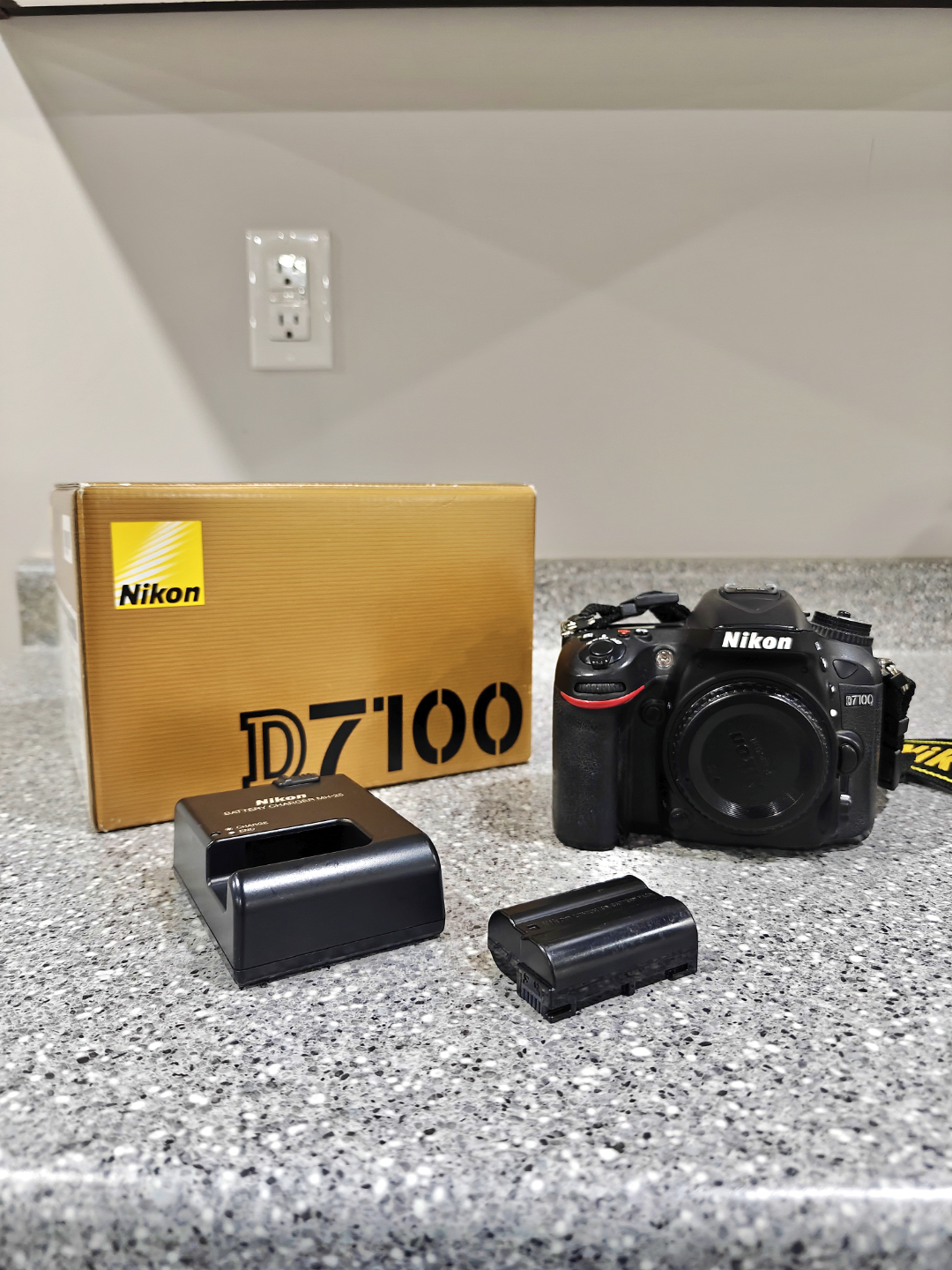 Nikon D7100 DSLR Camera