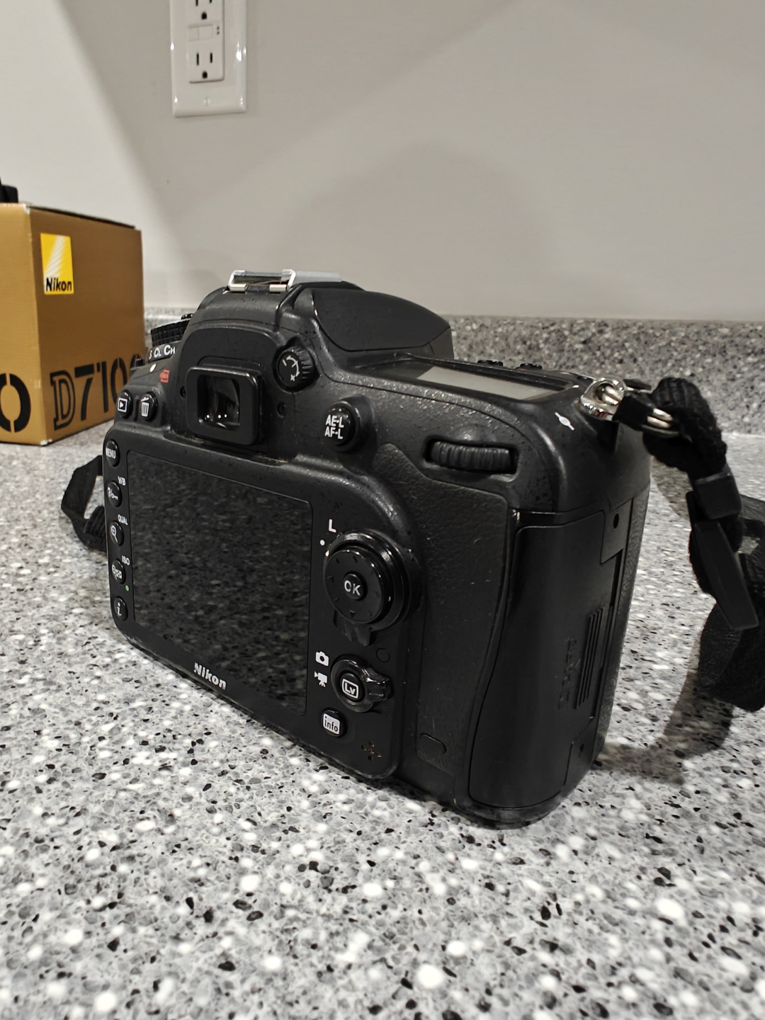 Nikon D7100 DSLR Camera - photo 3