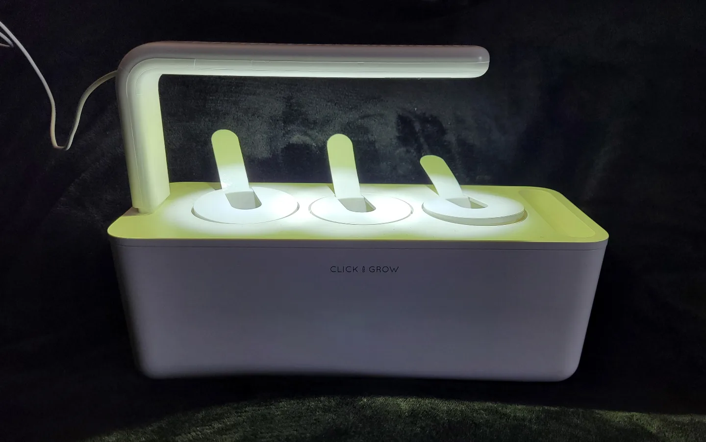 Click & Grow Smart Garden 3-Pod Indoor Garden image indicator(3)