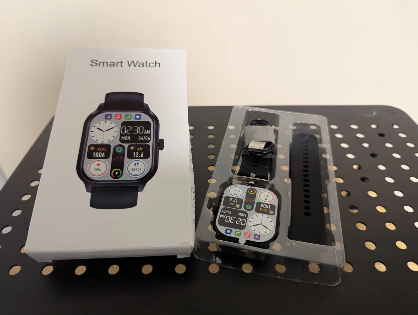 HD Touchscreen Smart Watch with Bluetooth ~ *NEW* thumbnail