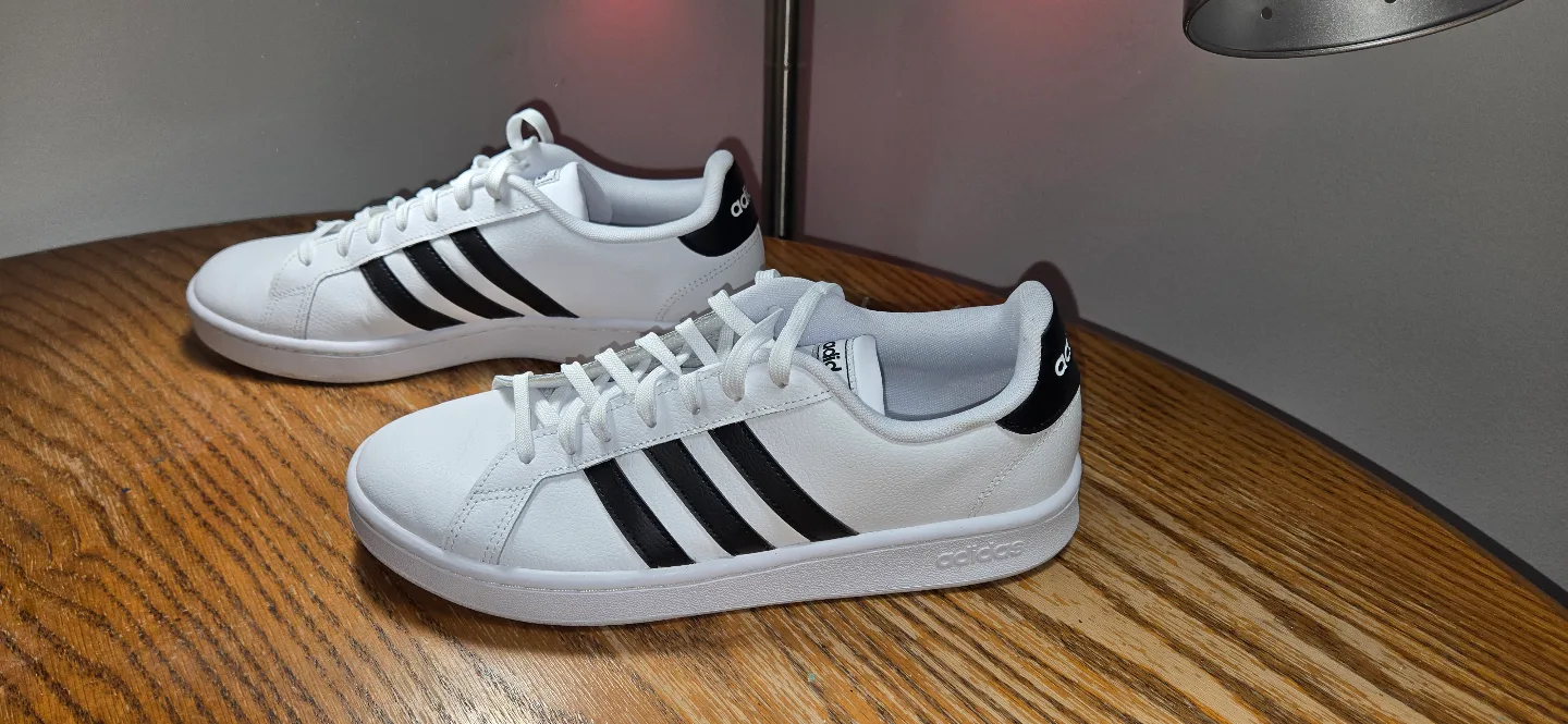 Adidas runners image indicator(2)