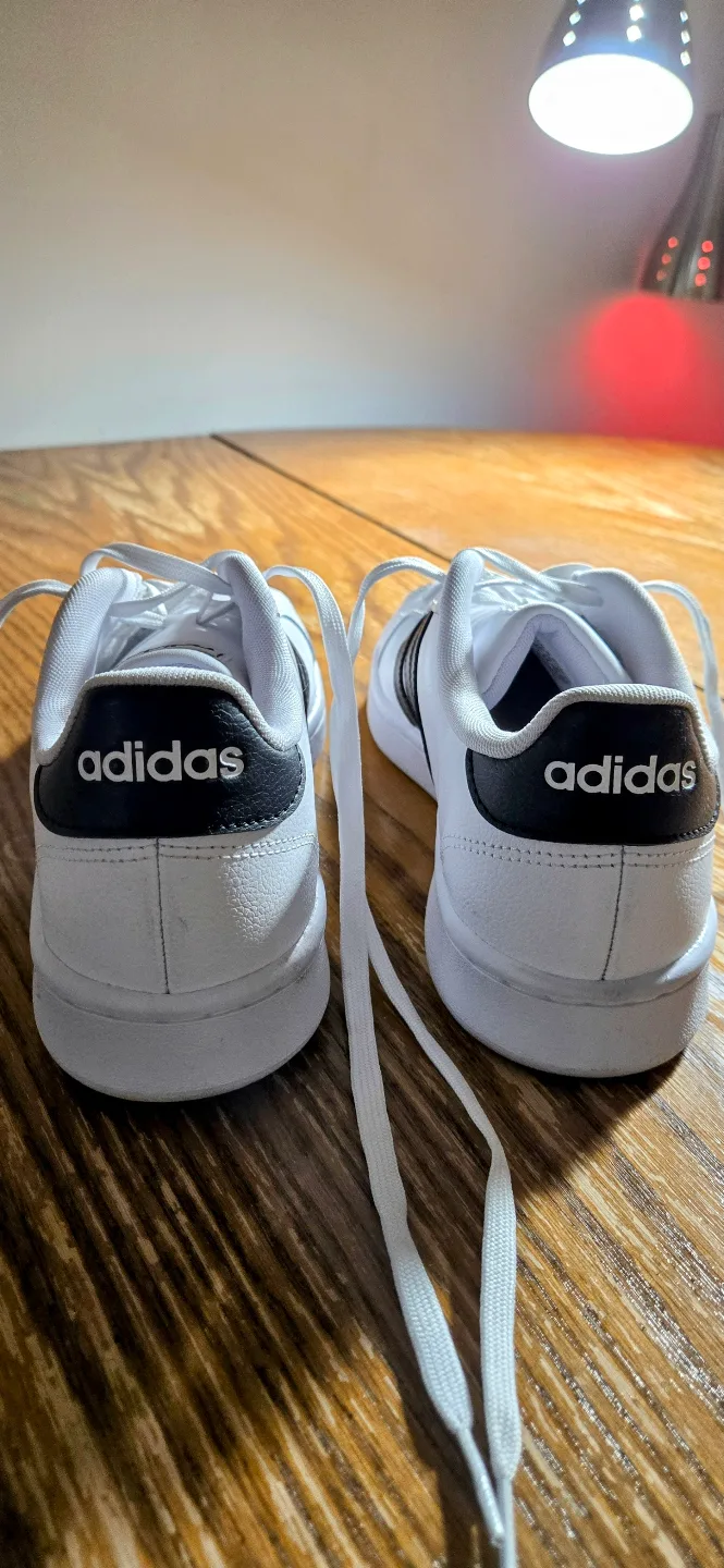 Adidas runners image indicator(6)