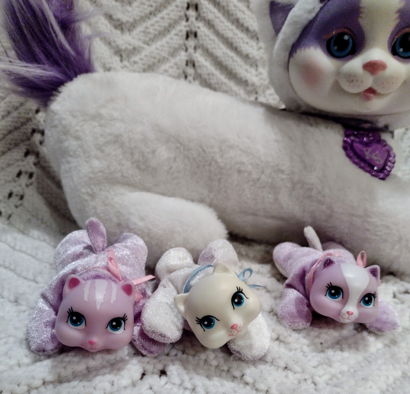 Kitty Surprise 2016 White And Purple Plush With 3 Kittens