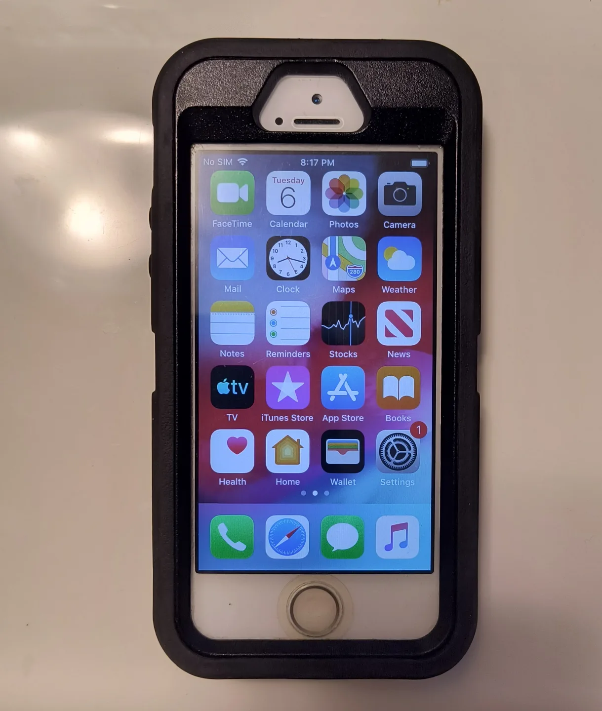 iPhone 5s 32GB in Box with Case image indicator(2)