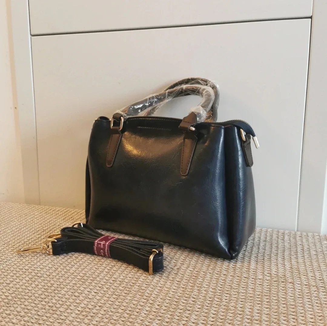 Brand New Blue Leather Shoulder Bag image indicator(3)