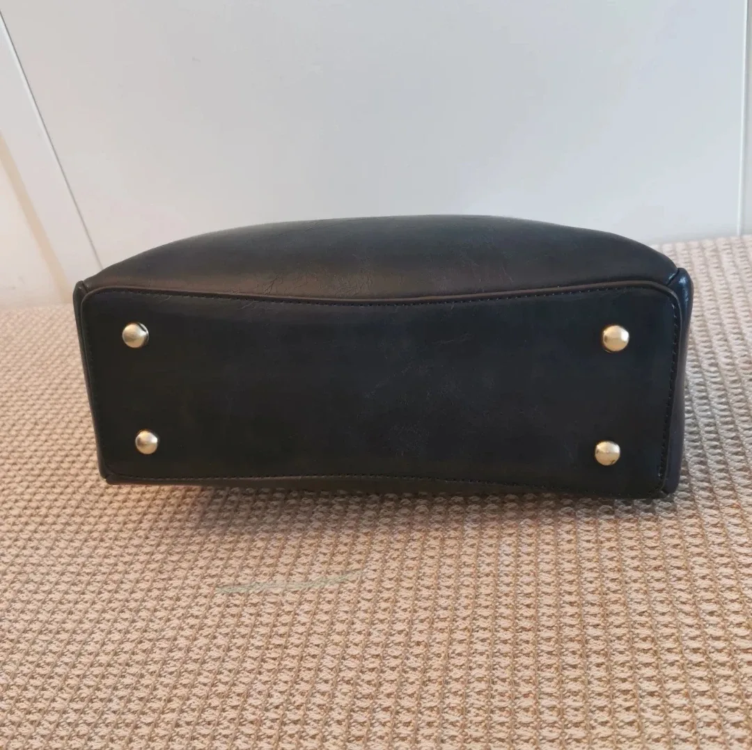 Brand New Blue Leather Shoulder Bag image indicator(7)