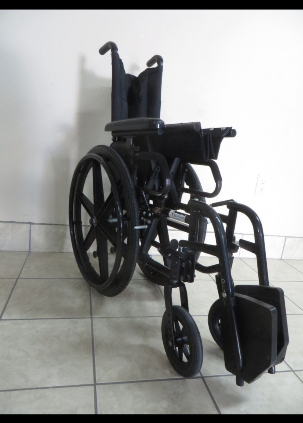 Foldable Wheelchair - photo 2