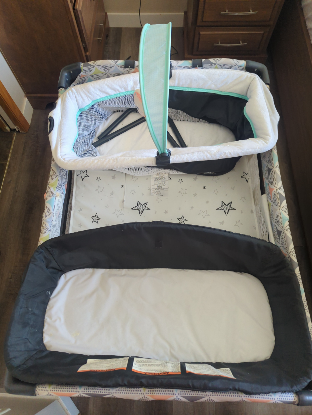 Graco Pack 'n Play Playard with Bassinet - photo 2